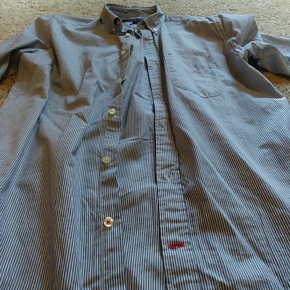 Men's Tommy Hilfiger Classic Fit button up - Picture 4 of 4